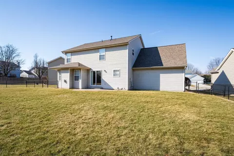 Exterior - 3 Timbergate Ct, Bloomington, IL 61704 photo 5 of 6