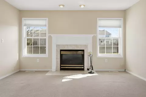 Living - 3 Timbergate Ct, Bloomington, IL 61704 photo 5 of 6