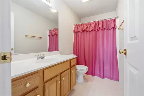 Bath - 3 Timbergate Ct, Bloomington, IL 61704 photo 2 of 3