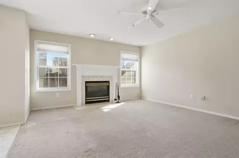 Living - 3 Timbergate Ct, Bloomington, IL 61704 photo 2 of 6