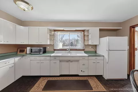 871 S Chatham Ave, Addison, IL 60101 photo 11
