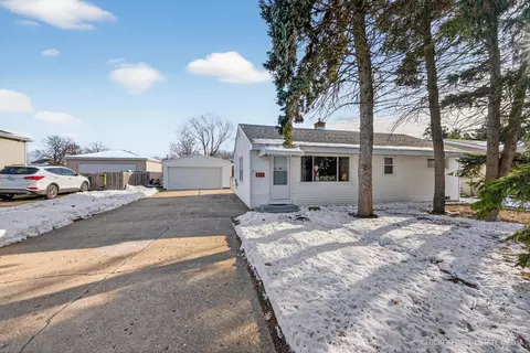 871 S Chatham Ave, Addison, IL 60101 photo 2