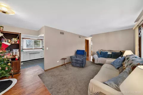 871 S Chatham Ave, Addison, IL 60101 photo 3