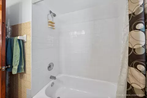 871 S Chatham Ave, Addison, IL 60101 photo 13