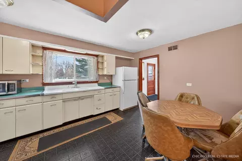 871 S Chatham Ave, Addison, IL 60101 photo 8