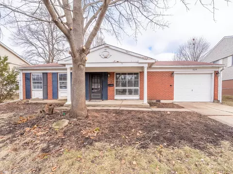 529 Newberry Dr, Streamwood, IL 60107