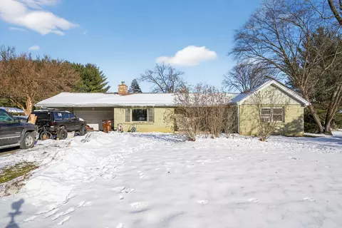 2388 Mcfarland Rd, Rockford, IL 61108