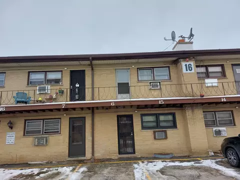 16 King Arthur Ct #16, Northlake, IL 60164
