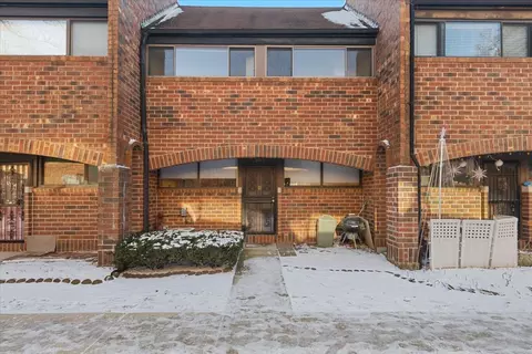 824 S May St #B, Chicago, IL 60607