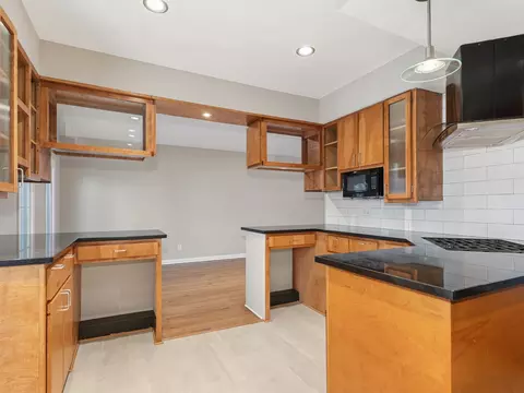 Kitchen - 105 Blackhawk Dr, Minooka, IL 60447 photo 4 of 4