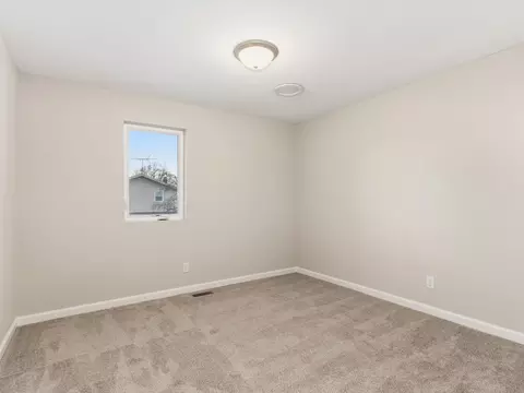 Bedroom - 105 Blackhawk Dr, Minooka, IL 60447 photo 4 of 4