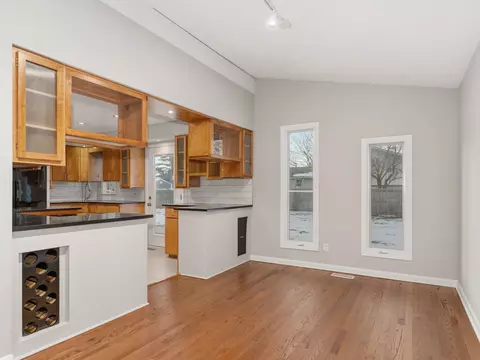 Living - 105 Blackhawk Dr, Minooka, IL 60447 photo 6 of 8
