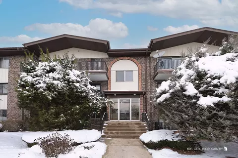 5206 Midlothian Tpke #203, Crestwood, IL 60418