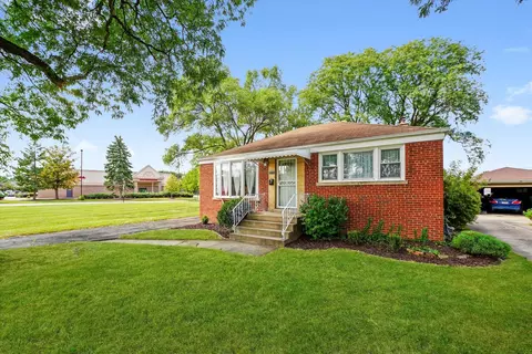 4718 Butterfield Rd, Hillside, IL 60162