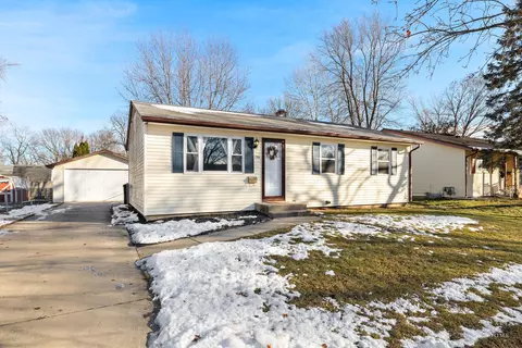 1516 9th Ave, Belvidere, IL 61008
