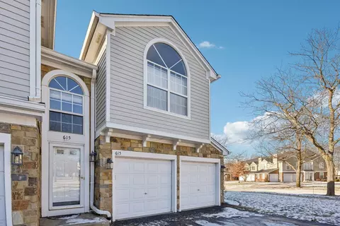615 Grosse Pointe Cir #12-7, Vernon Hills, IL 60061