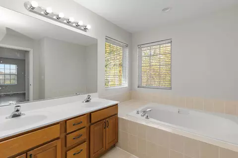 54 Meadows Dr, Gilberts, IL 60136 photo 23