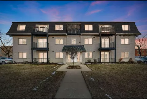 9621 S Karlov Ave #104, Oak Lawn, IL 60453