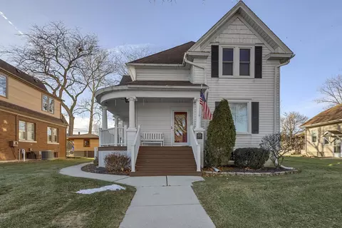 618 Woodward St, Beecher, IL 60401