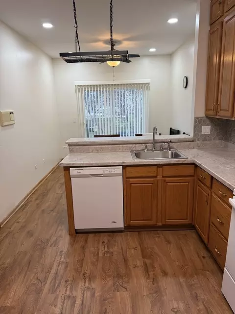 Kitchen - 21602 W Empress Ln, Plainfield, IL 60544 photo 2 of 4