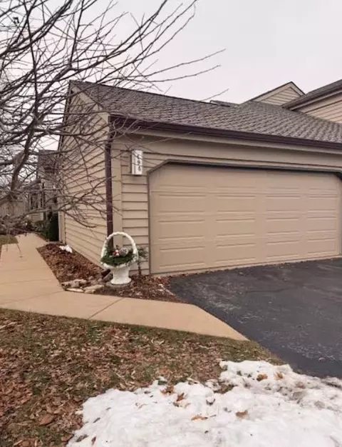 494 Shoreline Rd #670, Lake Barrington, IL 60010