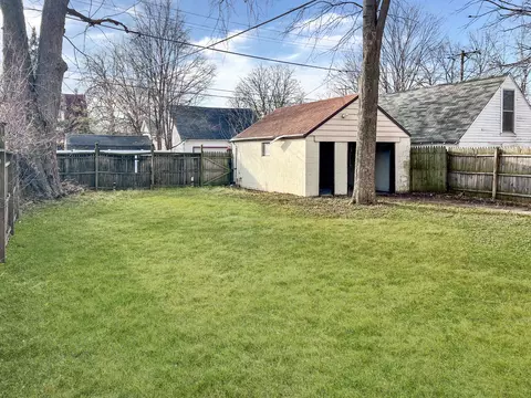 Exterior - 28 W 35th Pl, Steger, IL 60475 photo 3 of 4