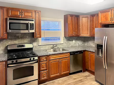 Kitchen - 28 W 35th Pl, Steger, IL 60475 photo 1 of 2