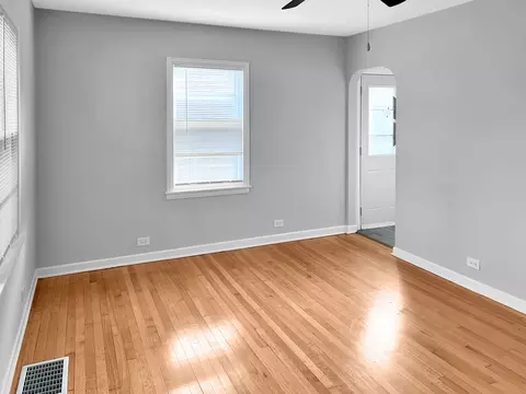 Living - 28 W 35th Pl, Steger, IL 60475 photo 1 of 2