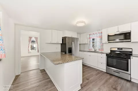 Kitchen - 328 E Superior St, Ottawa, IL 61350 photo 2 of 4