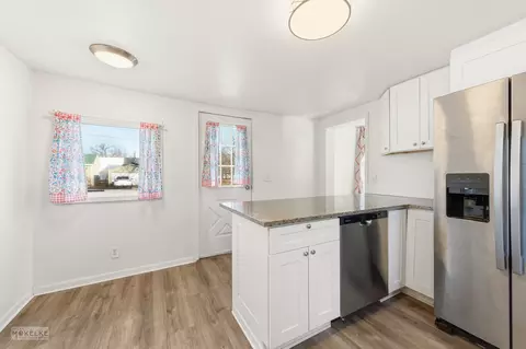 Kitchen - 328 E Superior St, Ottawa, IL 61350 photo 4 of 4