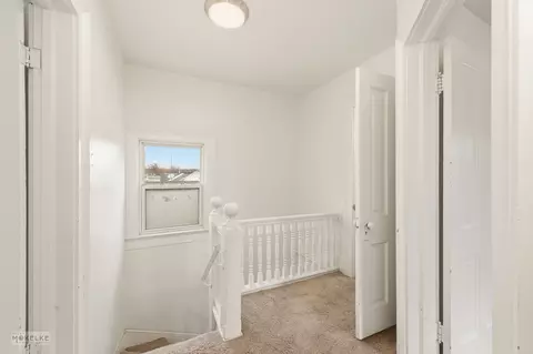 Entry Way - 328 E Superior St, Ottawa, IL 61350 photo 2 of 2