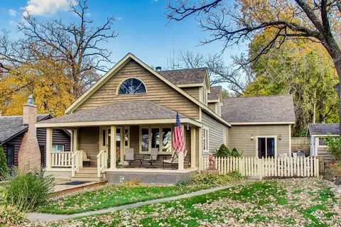 4116 E Lake Shore Dr, Wonder Lake, IL 60097