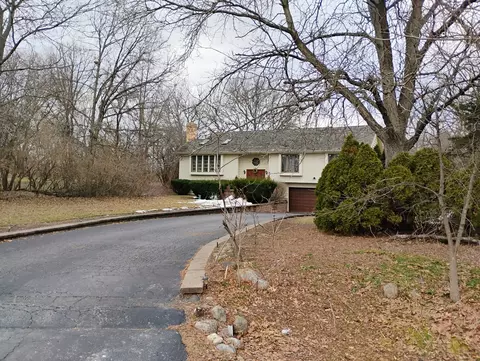21 Sequoia Rd, Hawthorn Woods, IL 60047