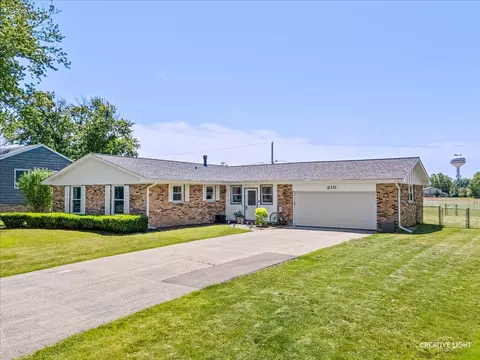 210 Georgeanna St, Yorkville, IL 60560