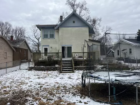 1004 Hovey Ave, Normal, IL 61761 photo 2