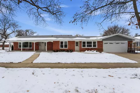 1220 N Hamlin Ave, Park Ridge, IL 60068