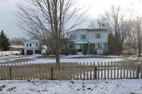 16038 Quigley Rd, Sycamore, IL 60178