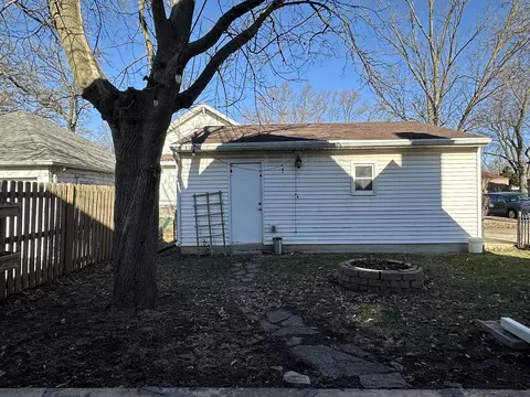 Exterior - 1195 S Myrtle Ave, Kankakee, IL 60901 photo 9 of 11
