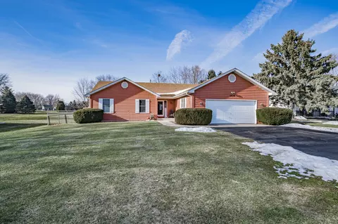 1476 Nova Rd, Sandwich, IL 60548