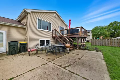 Exterior - 550 Norman Dr, Cary, IL 60013 photo 3 of 4