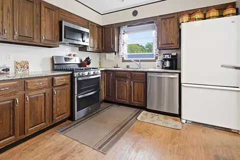 Kitchen - 550 Norman Dr, Cary, IL 60013 photo 1 of 1