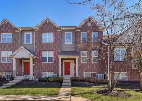1910 Oxley Cir, Naperville, IL 60563