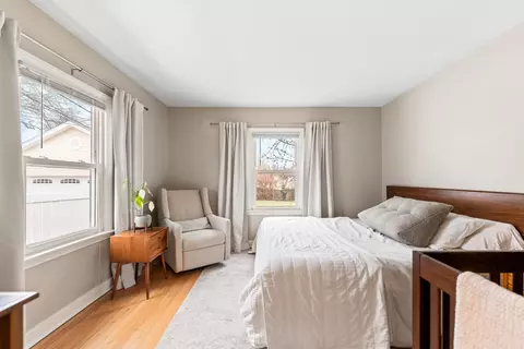 Bedroom - 1217 Sunset Rd, Wheaton, IL 60189 photo 1 of 4
