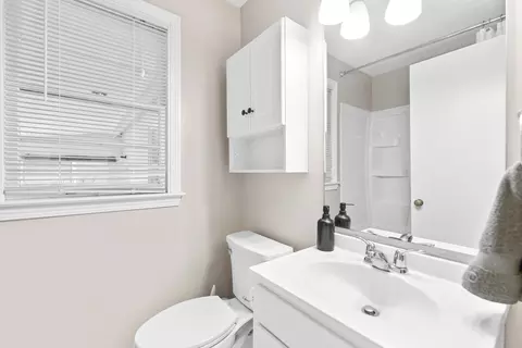Bath - 1217 Sunset Rd, Wheaton, IL 60189 photo 2 of 2