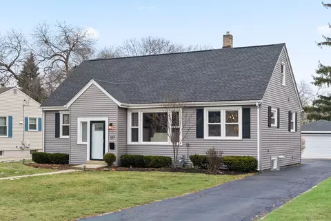 Exterior - 1217 Sunset Rd, Wheaton, IL 60189 photo 2 of 7