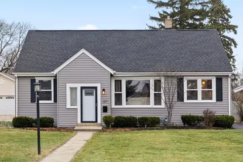 1217 Sunset Rd, Wheaton, IL 60189