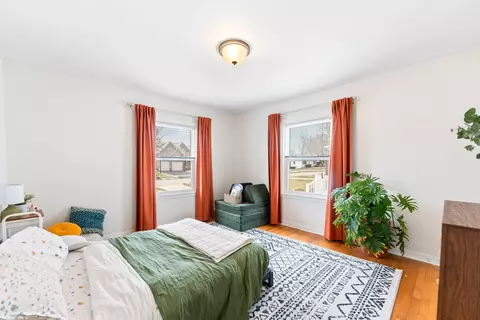 Bedroom - 1217 Sunset Rd, Wheaton, IL 60189 photo 4 of 4