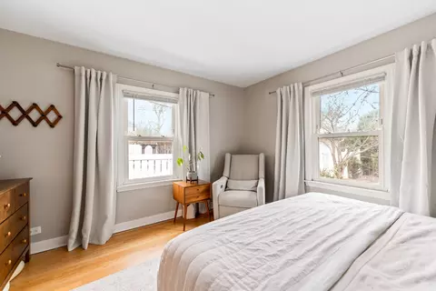 Bedroom - 1217 Sunset Rd, Wheaton, IL 60189 photo 2 of 4