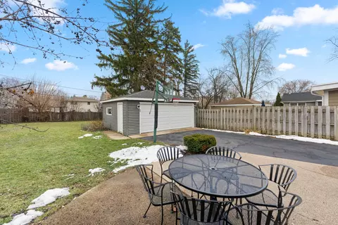 Exterior - 1217 Sunset Rd, Wheaton, IL 60189 photo 5 of 7