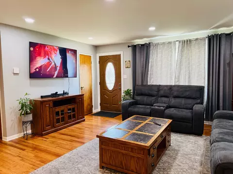 Living - 6906 W 91st St, Bridgeview, IL 60455 photo 2 of 2
